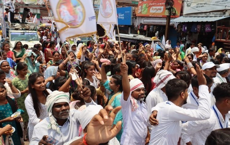 संत कबीर ने दिखाया सत्य पर चलने की राह, जयंती पर निकली शोभायात्रा