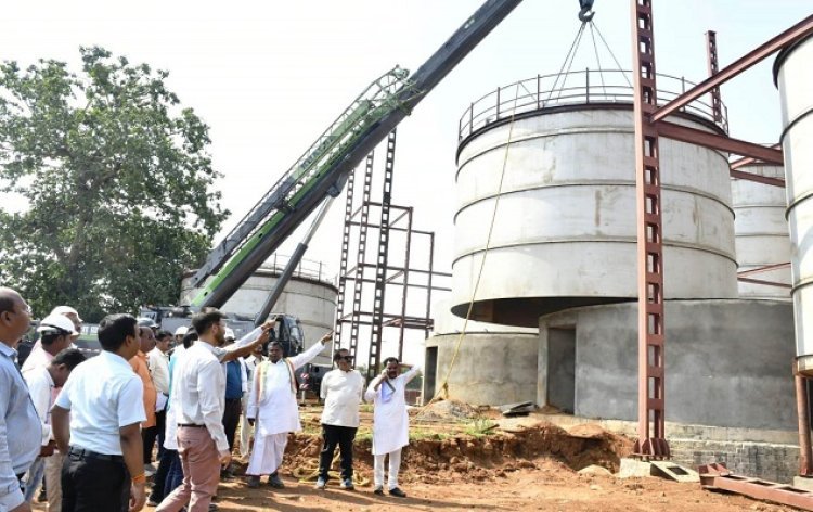 उद्योग मंत्री लखमा ने निर्माणाधीन इथेनॉल प्लांट का किया निरीक्षण