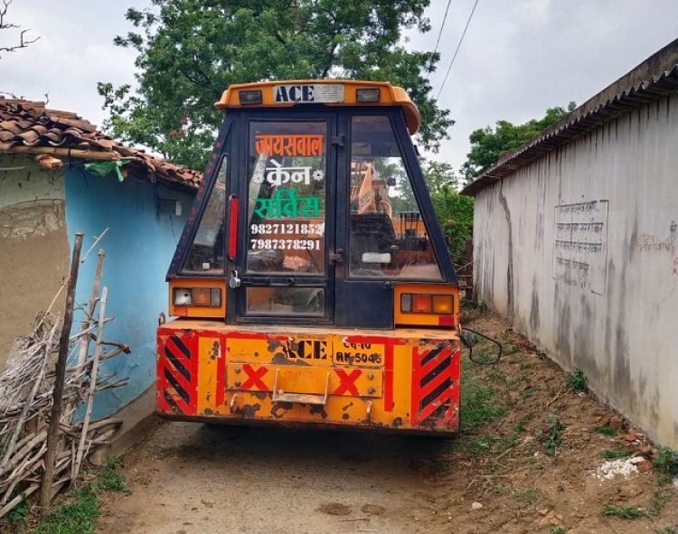 अवैध कारोबार, वन विभाग के छापे में पकड़ी गई भारी मात्रा में साल लकड़ी