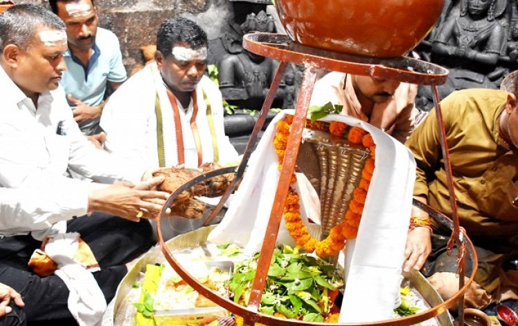 केबिनेट मंत्री ने भोरमदेव मंदिर में भगवान शिव की पूजा-अर्चना की