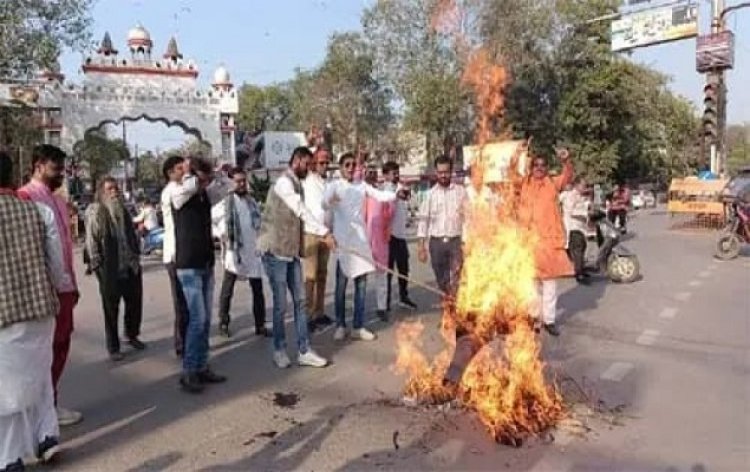 Politics : ओबीसी मोर्चा ने राहुल गांधी का पुतला फूंका, पीएम पर टिप्पणी करने से आक्रोश