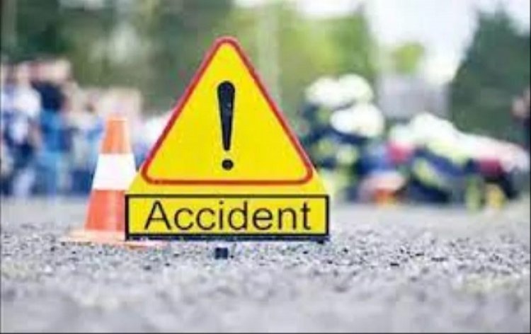 Accident : ओवरटेक करते समय बस से भिड़ी बाइक, तीन की मौत