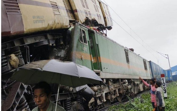 Train Accident : बंगाल रेल हादसे में अब तक 15 की मौत, पीएम मोदी ने किया मुआवजे का एलान..