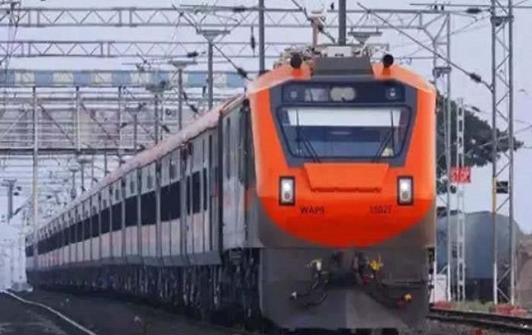 Railway : रेल यात्रियों के लिए अच्छी खबर, 2 साल में रेलवे बनाएगा 10 हजार नए कोच, रेलवे वेटिंग लिस्ट में मिलेगी राहत..