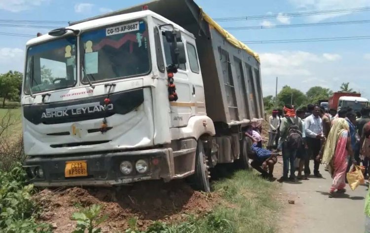 Accident: ट्रक और स्कूटी की टक्कर, एक की मौत, एक घायल