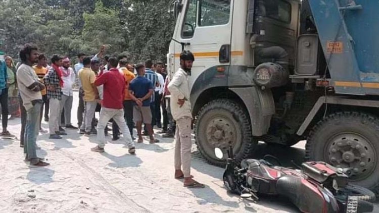 Accident: हाइवा ने बाइक सवार को मारी टक्कर , मचा हडकंप