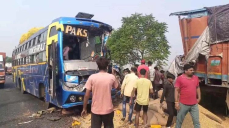 Accident: यात्री बस ट्रक में जा घुसी, 1 की मौत, 13 घायल ,मचा हडकंप