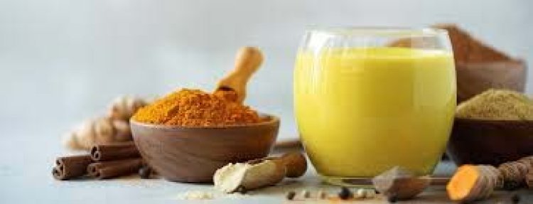 Turmeric Milk : जानिए इसके फायदे और नुकसान..