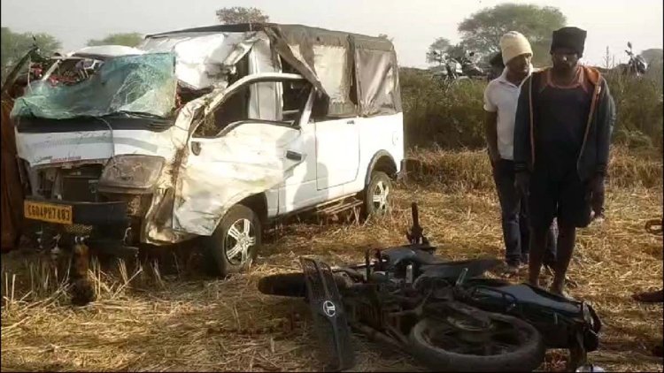 Balod Accident: मैक्सी कैब वाहन अनियंत्रित होकर खेत में पलटा, 6 घायल