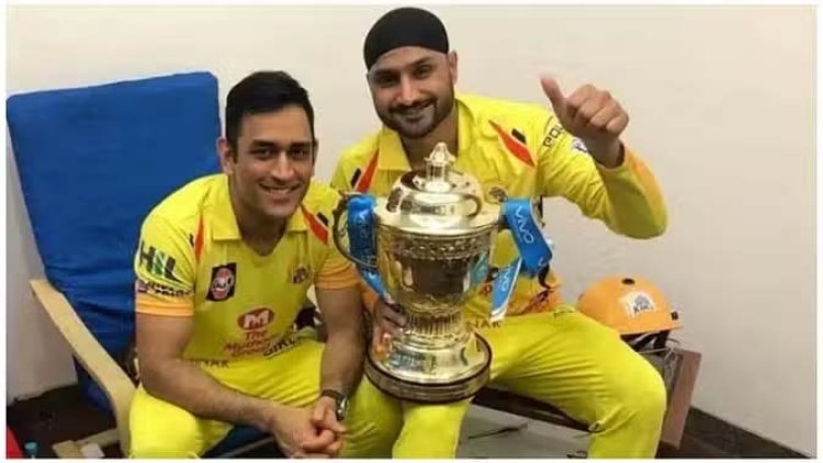 Harbhajan ने Dhoni को लेकर कही यह बात-  'हमारी कई वर्षों से बात नहीं हुई'..