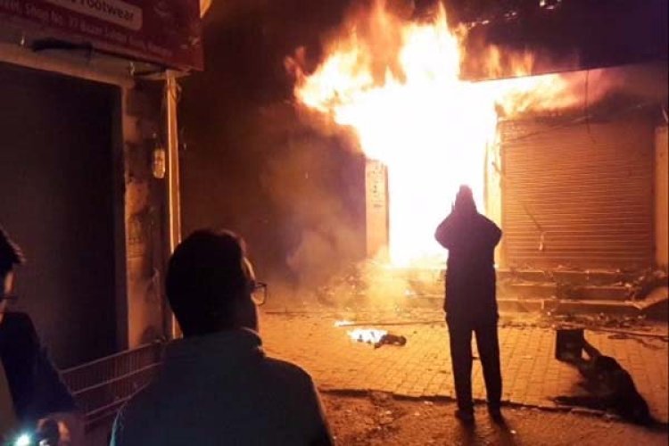 Fire : ऑटो पार्ट्स की दुकान में लगी भीषण आग, मचा हड़कंप